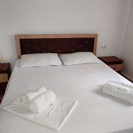 Guest House Eloid بيرات المظهر الخارجي الصورة