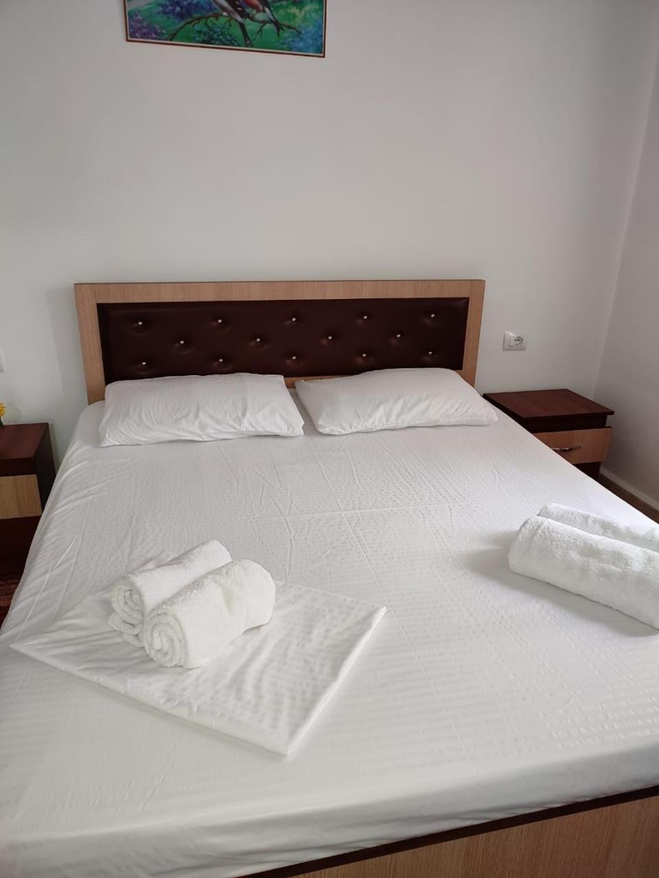 Guest House Eloid بيرات المظهر الخارجي الصورة