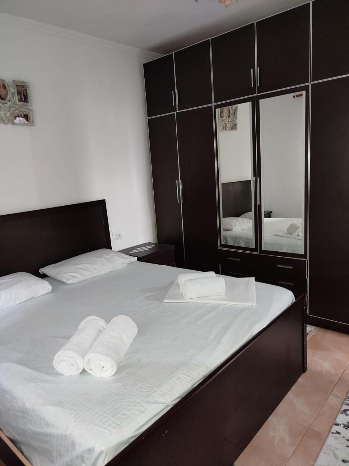 Guest House Eloid بيرات المظهر الخارجي الصورة