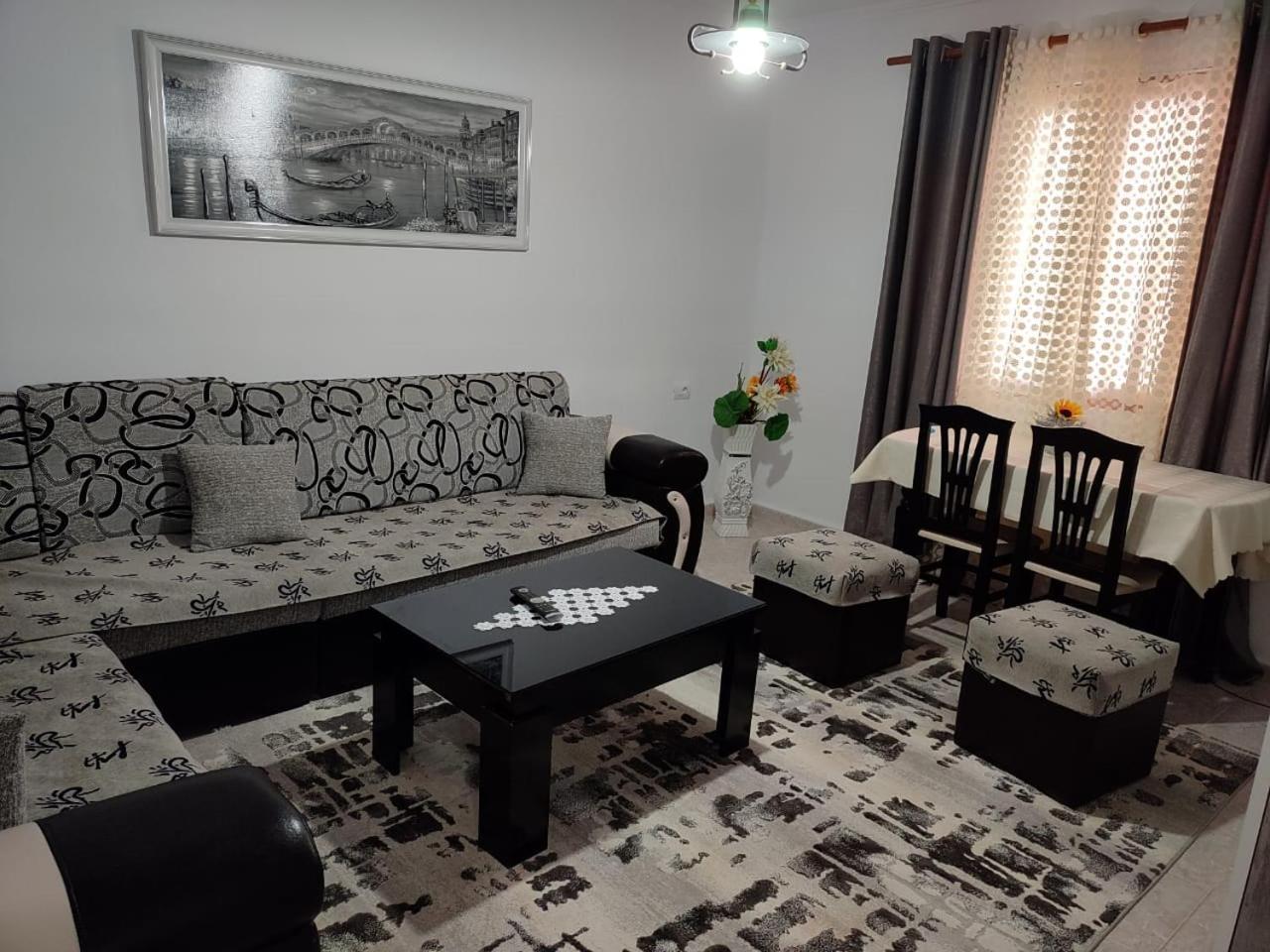 Guest House Eloid بيرات المظهر الخارجي الصورة