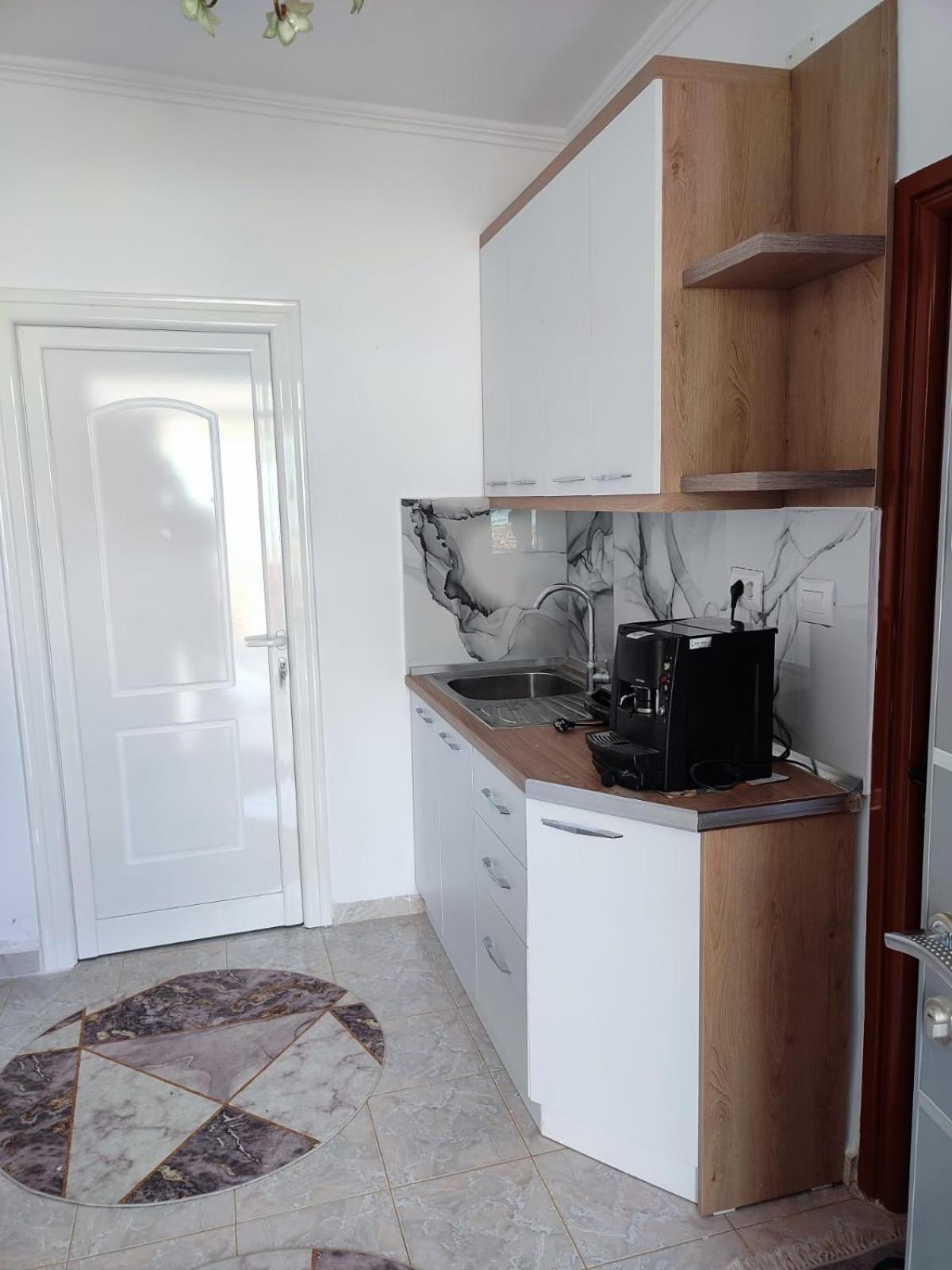 Guest House Eloid بيرات المظهر الخارجي الصورة