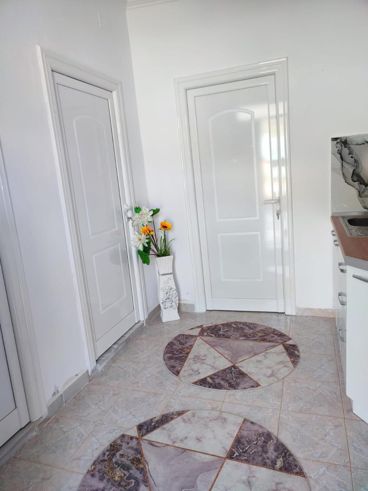 Guest House Eloid بيرات المظهر الخارجي الصورة