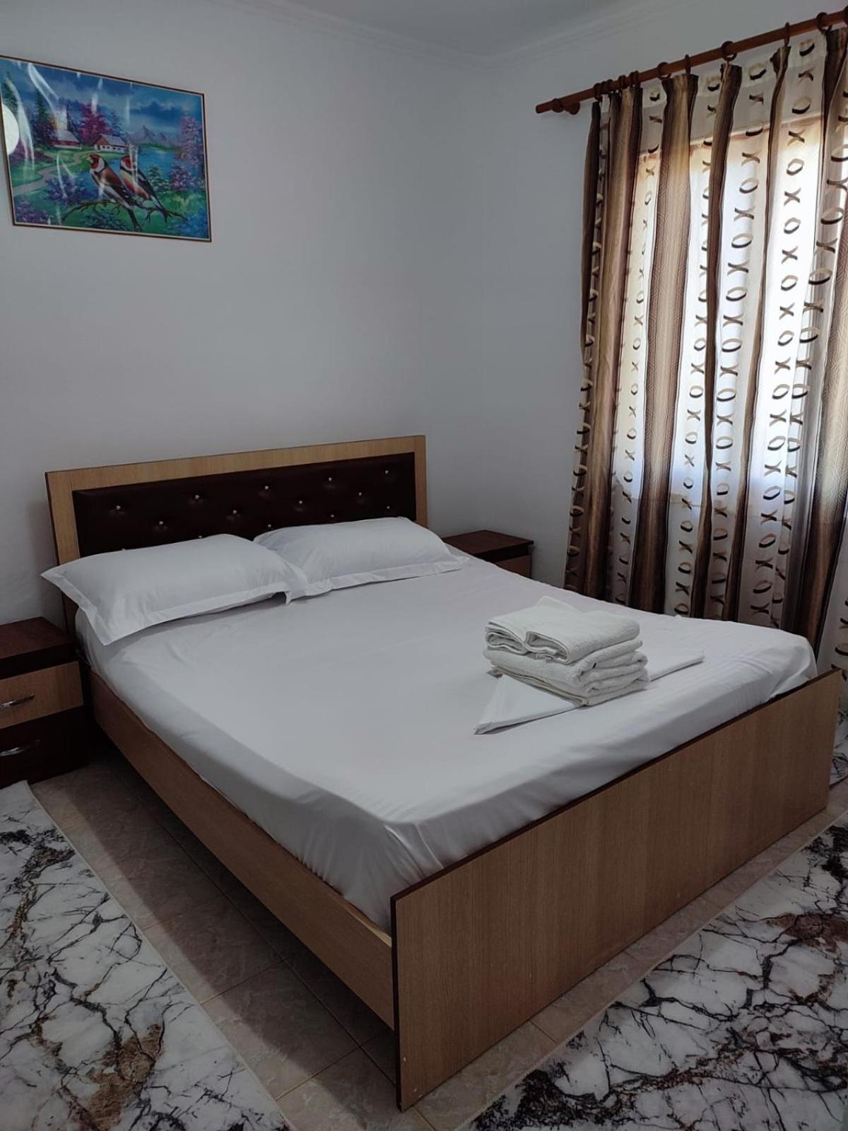 Guest House Eloid بيرات المظهر الخارجي الصورة