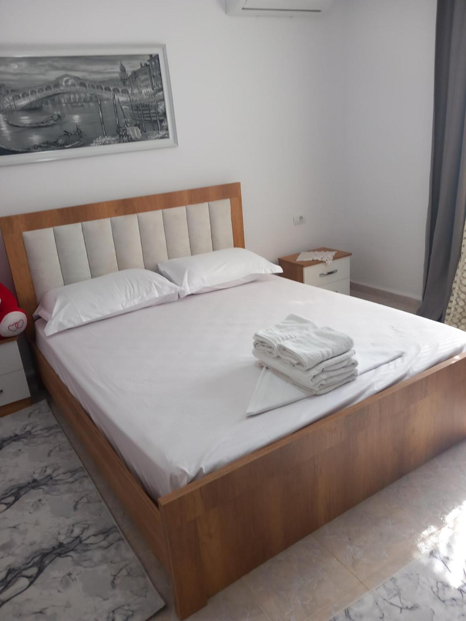 Guest House Eloid بيرات المظهر الخارجي الصورة